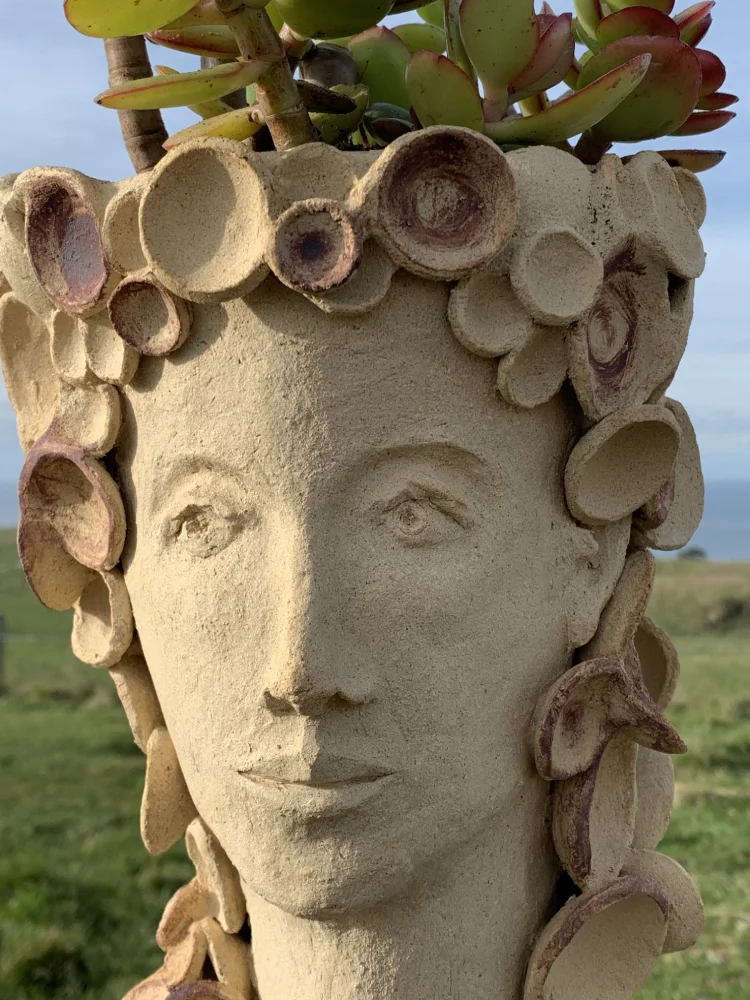 mujer fecunda lycaon pictus